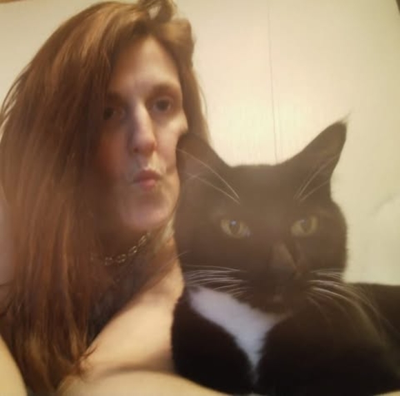 Meet your Posher, Amber - Picture 1 of 1